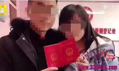 逃犯自首请求先领取结婚证 民警全程陪同做“证婚人”