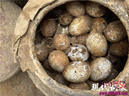 溧阳上兴镇古墓挖出2500年前春秋时期鸡蛋完好无损，这才是正宗的土鸡蛋