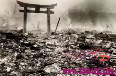 原子弹在日本爆炸后，墙上竟映出诡异的黑色人影！