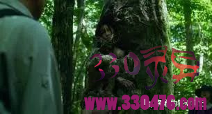 树林灵异事件:深夜去树林探险看到一个上吊的女尸...